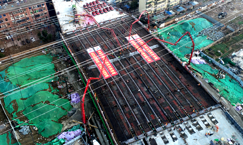 郎溪路(裕溪路-明皇路)工程一标主线桥顺利贯通照片